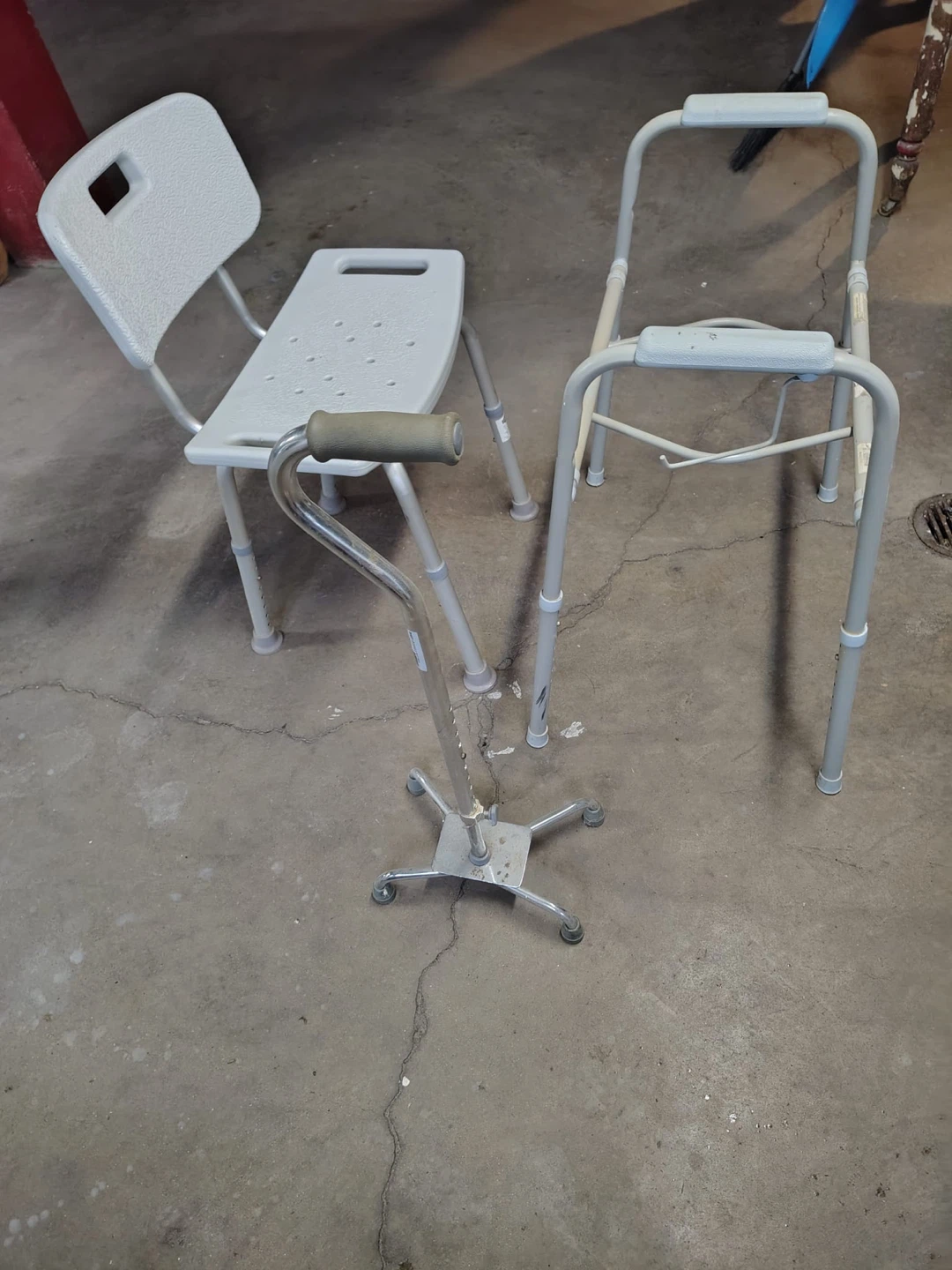 Free, yo pick up. Mobility Aid Bundle - photo 2