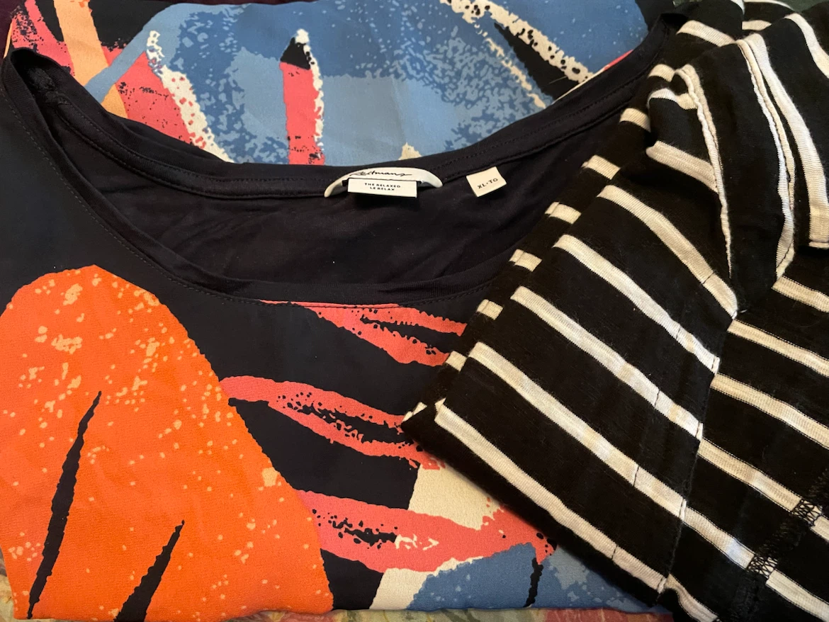 Lot of 6 Classic Women's Tops - photo 2