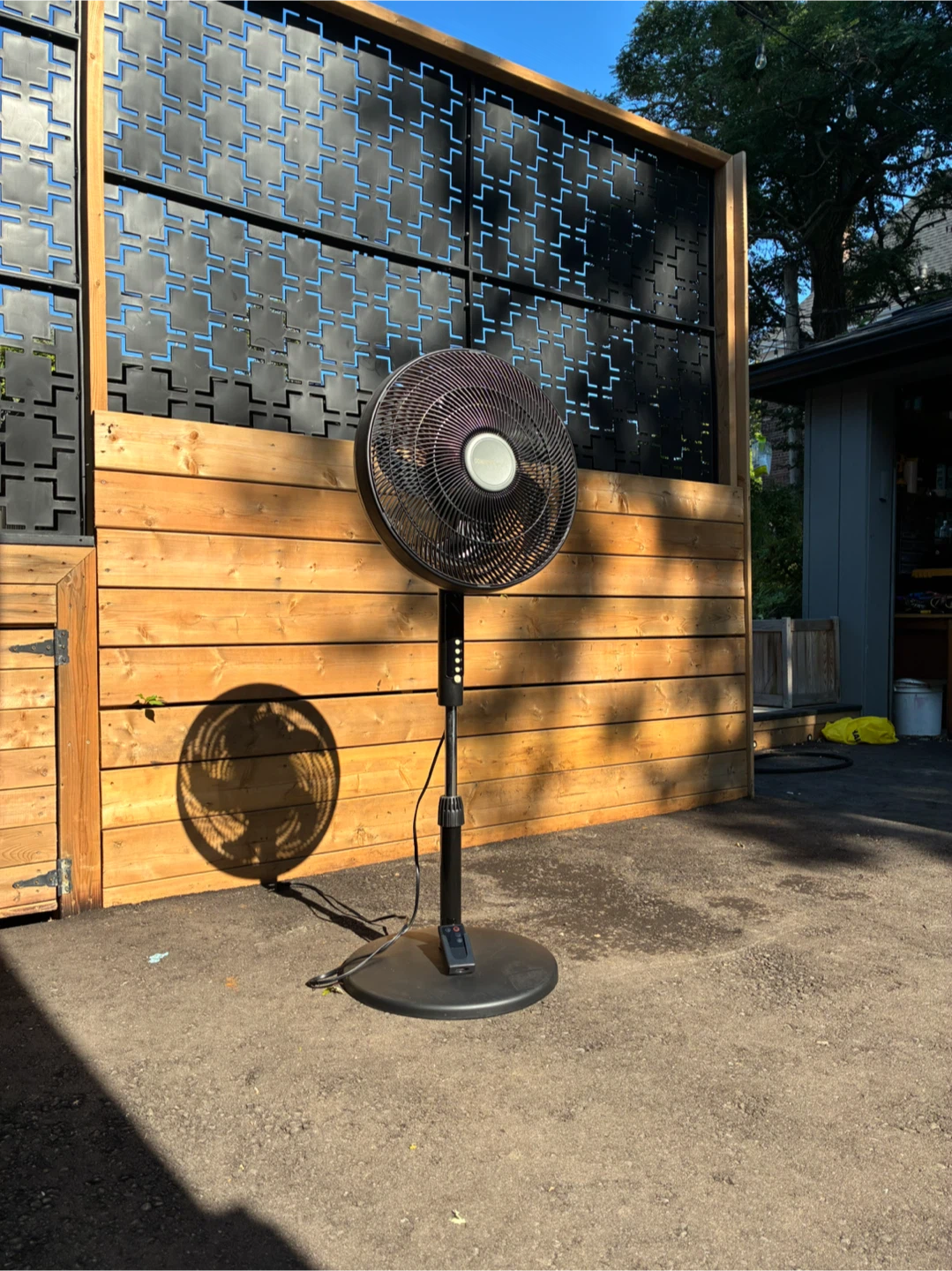 Comfortmate 16" Pedestal Fan with remote