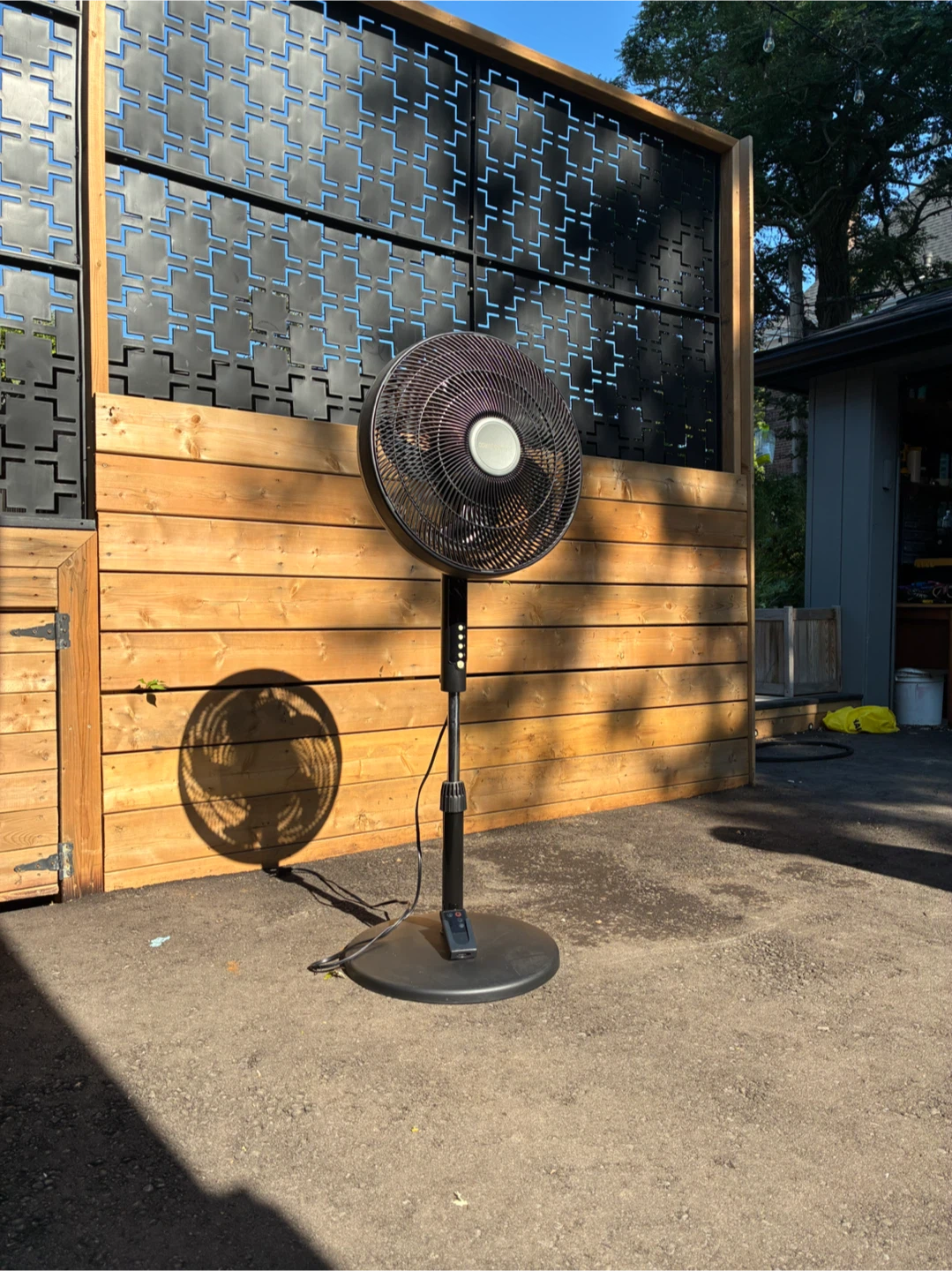 Comfortmate 16" Pedestal Fan with remote - photo 2