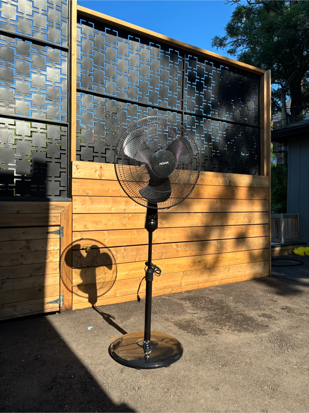 Comfortmate 16" Pedestal Fan with remote