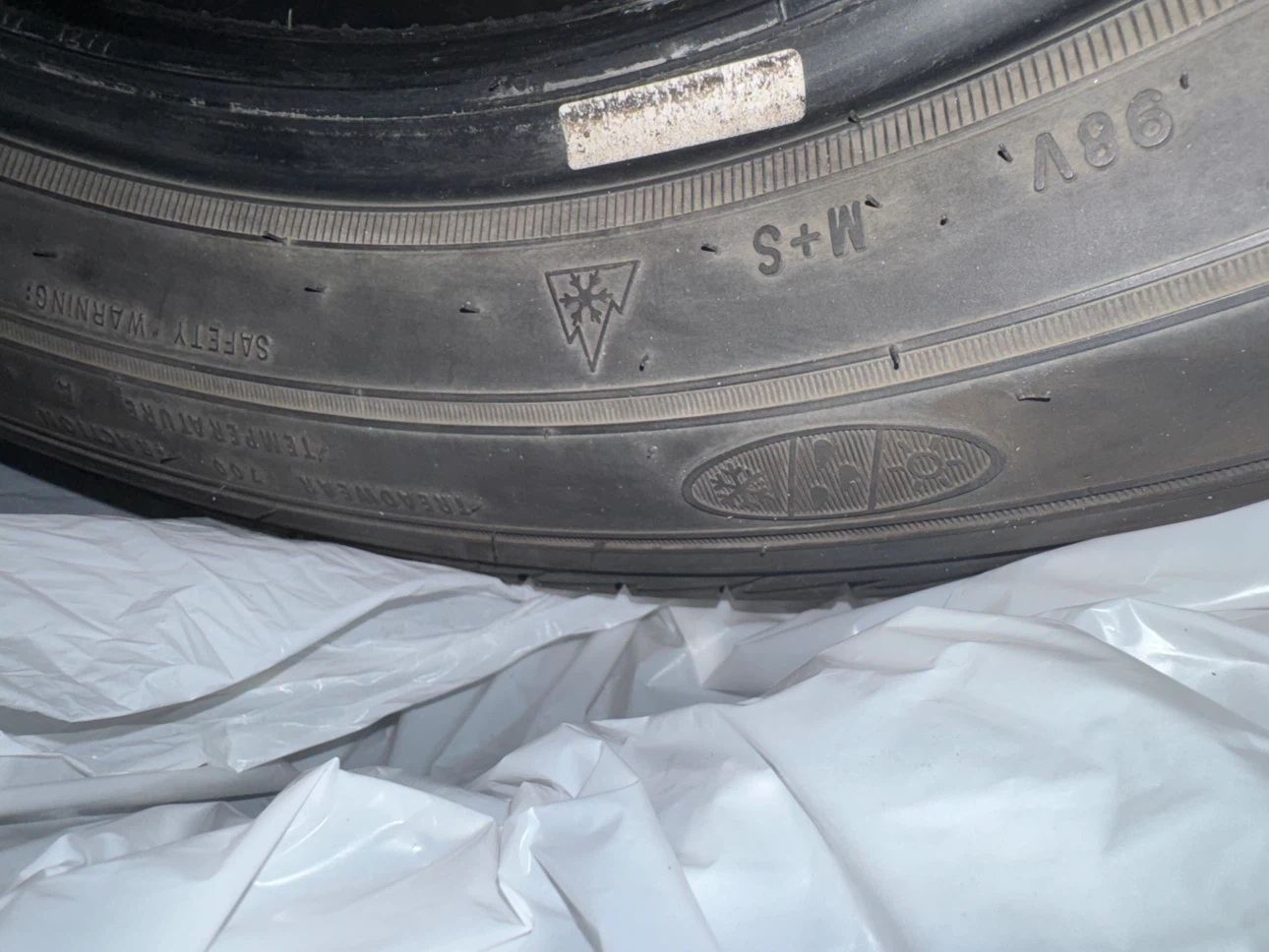 Winter tires: Goodyear Assurance WeatherReady (4 Tires) - photo 3