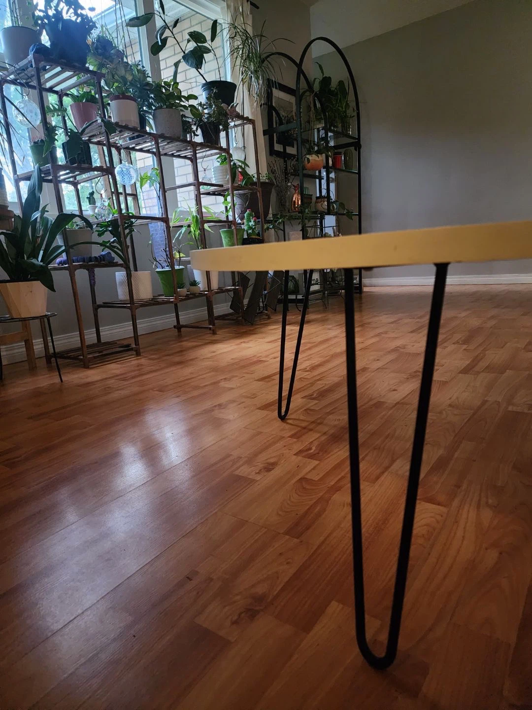 Round Coffee Table with Metal Legs - photo 2