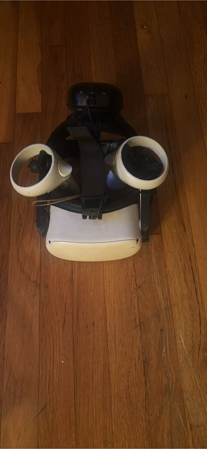 Meta Quest 2 VR Headset - photo 2