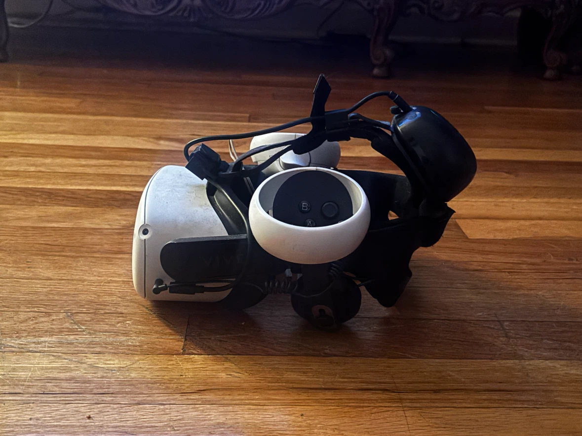 Meta Quest 2 VR Headset - photo 5
