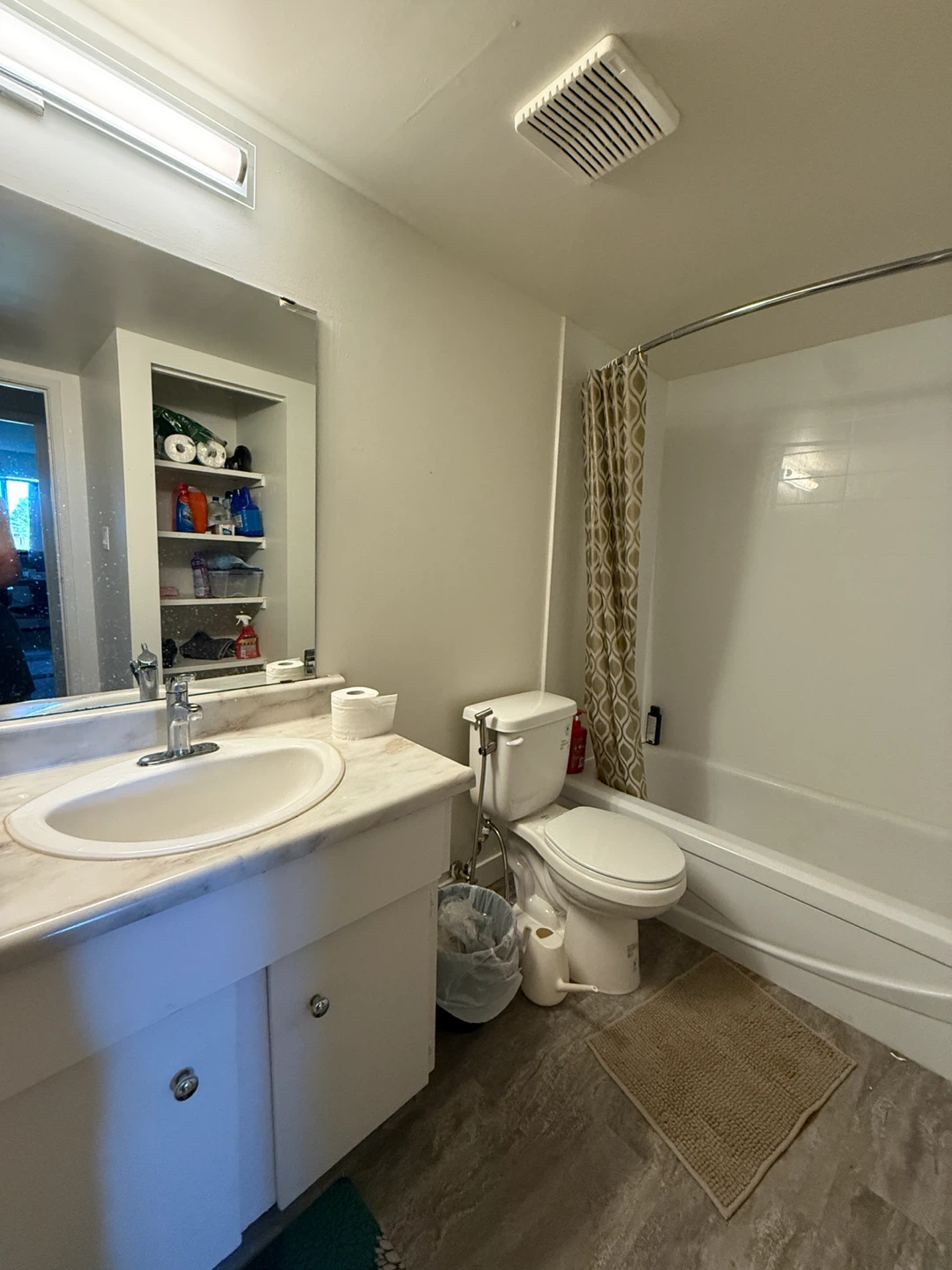 Room for Rent - Century Park - photo 2
