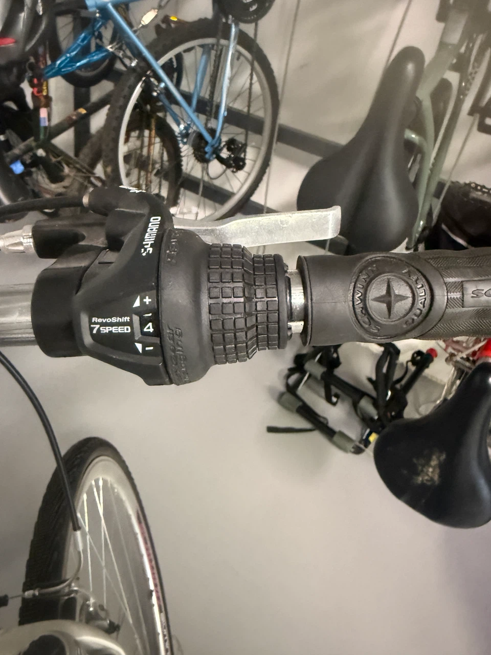 Schwinn GTX 3 Women's 7-Speed Bicycle - photo 3