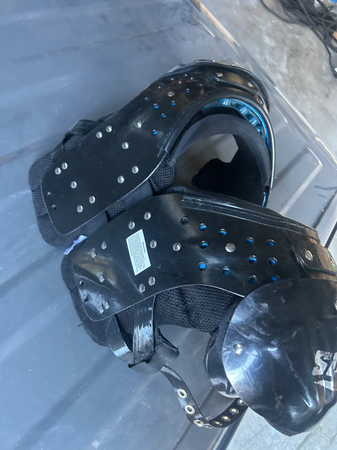 Schutt Air Maxx Football Shoulder Pads - photo 2