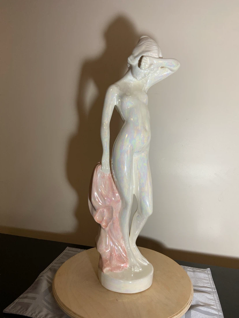 Vintage Ceramic Figurine of a Woman - photo 2