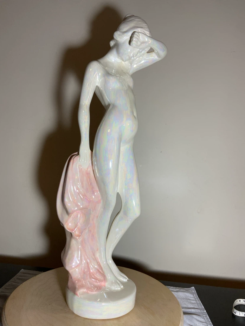 Vintage Ceramic Figurine of a Woman - photo 4