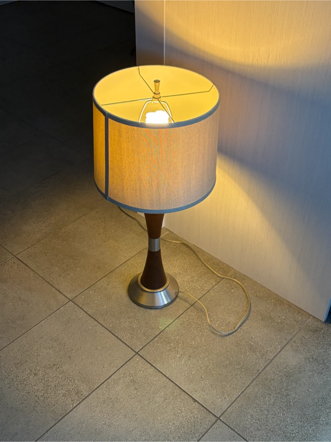 Mid-century style table lamp - photo 3