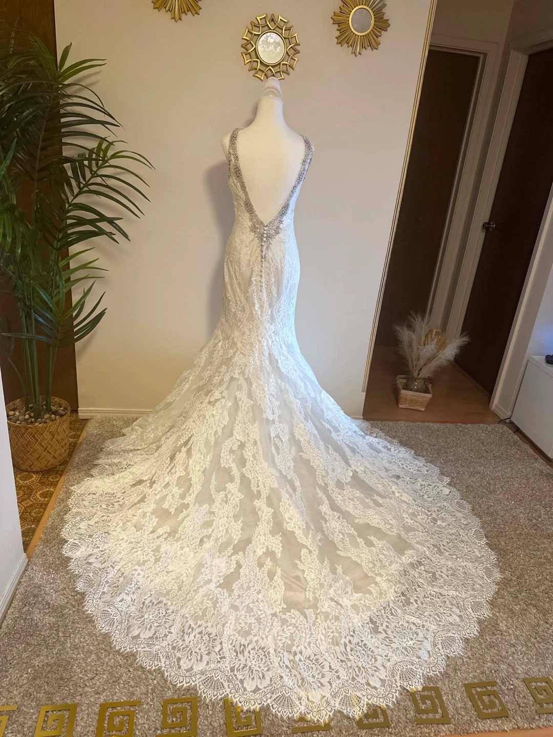 White Wedding Dress with Train - photo 3