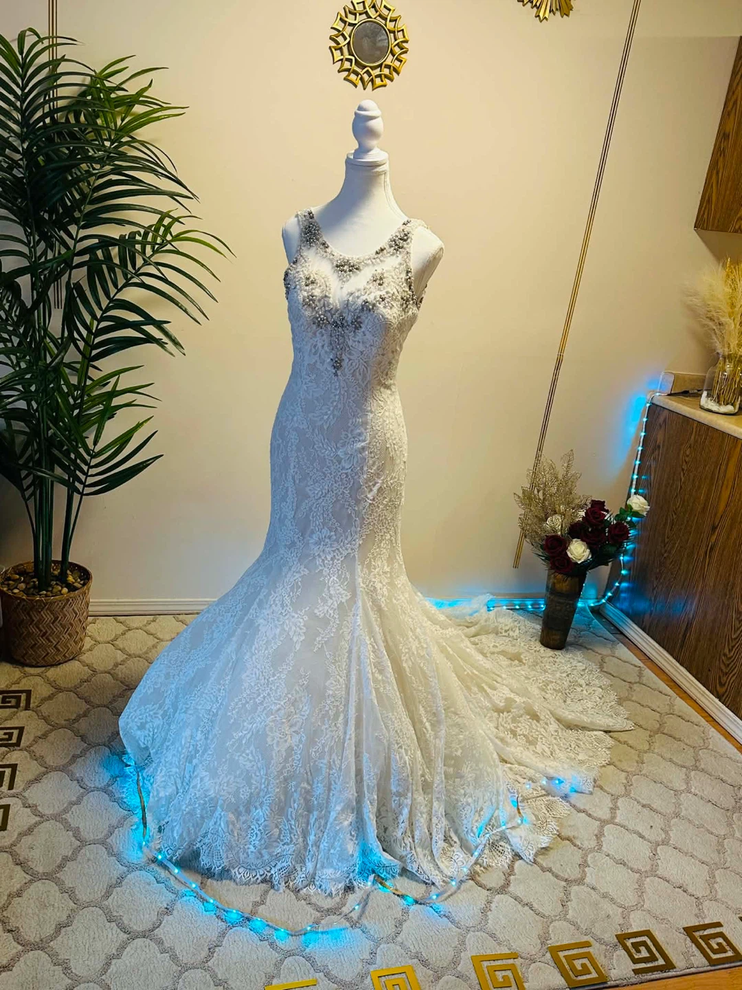 White Wedding Dress with Train - photo 4