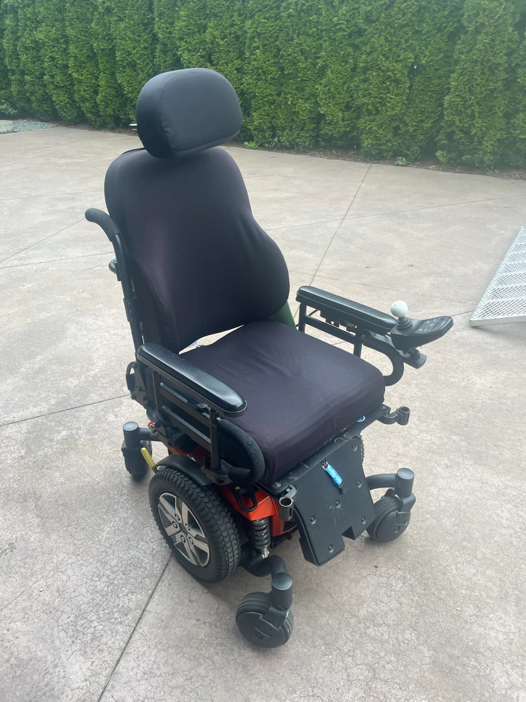 Quantum apartment size wheelchair