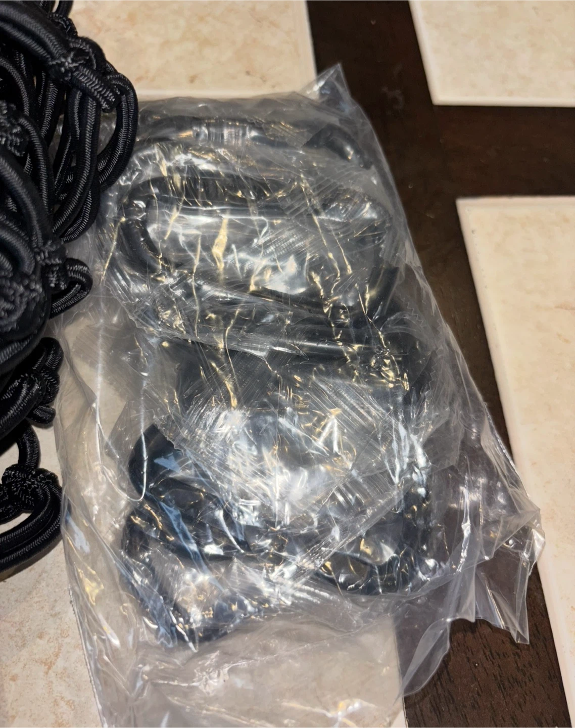 New 4' × 6' Cargo Net & 12 Adjustable D-Clips - photo 4