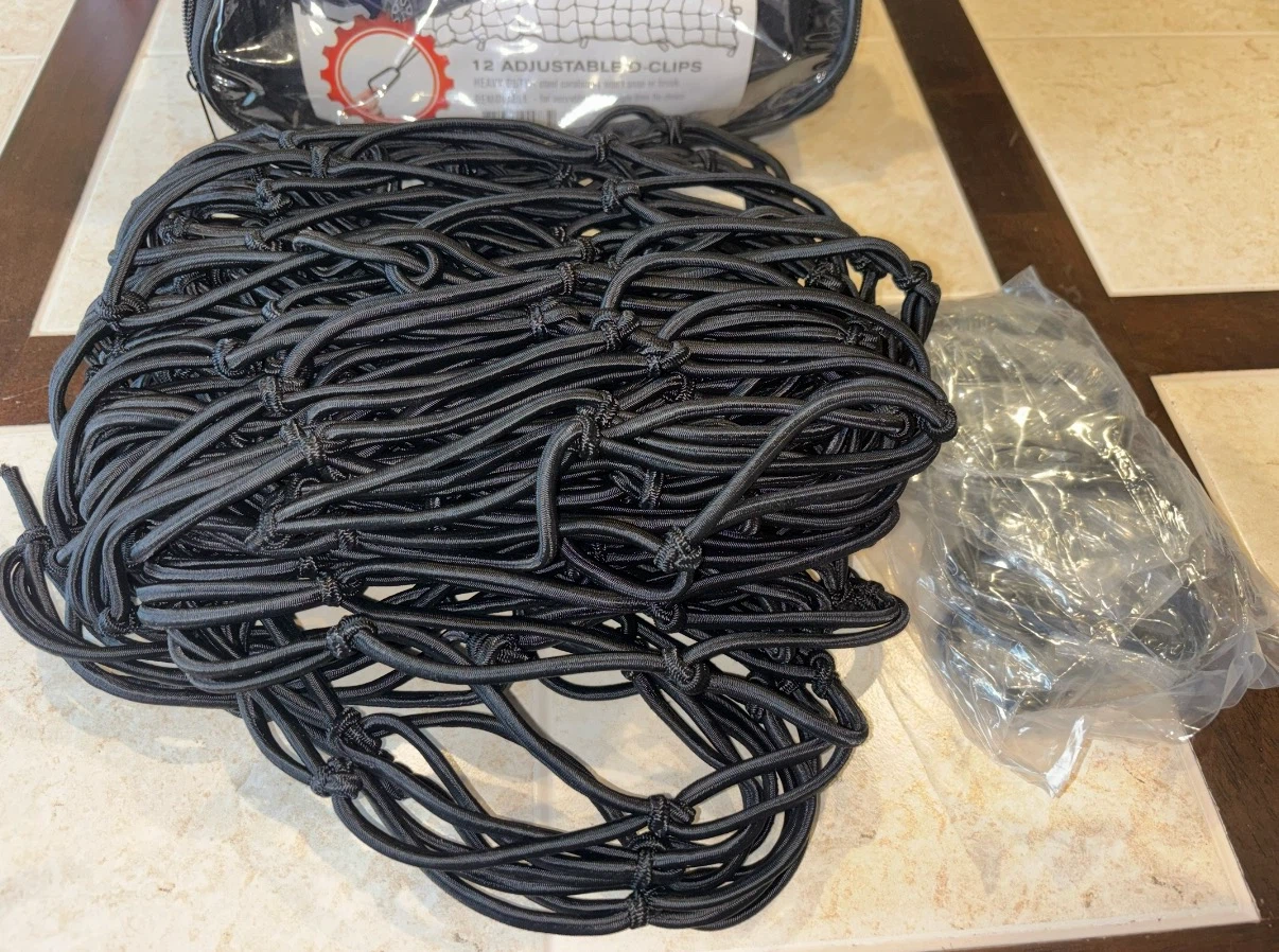 New 4' × 6' Cargo Net & 12 Adjustable D-Clips - photo 5