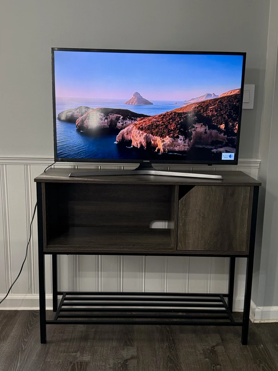 Samsung 40-inch 4K TV and TV console