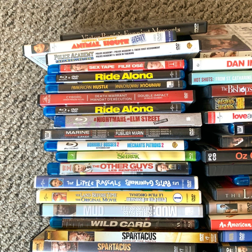 51 DVD Blu-Ray Movies Bulk Lot Film TV Show Disc Movie Bundle - photo 3