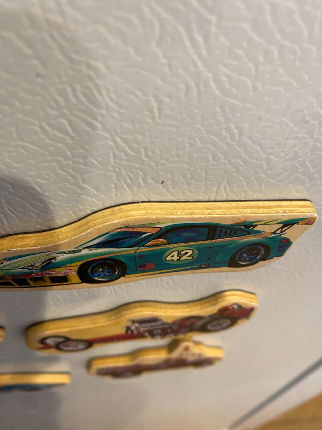 Set of 6 Wooden Car magnets - photo 2