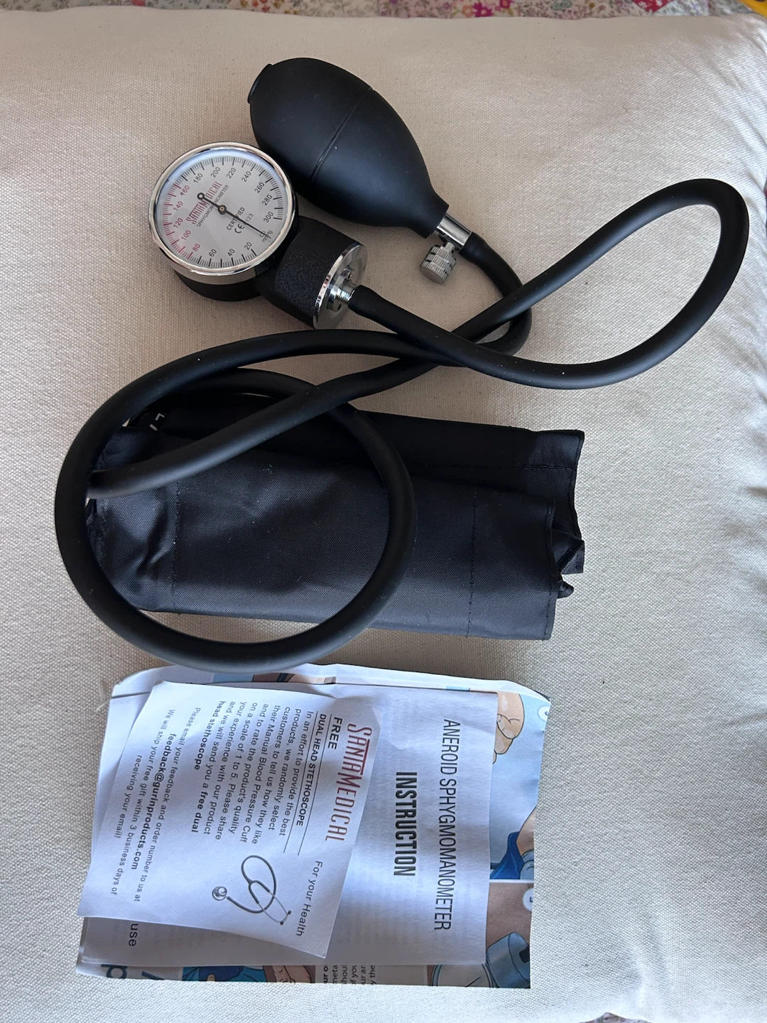 SantaMedical Aneroid Sphygmomanometer Blood Pressure Monitor