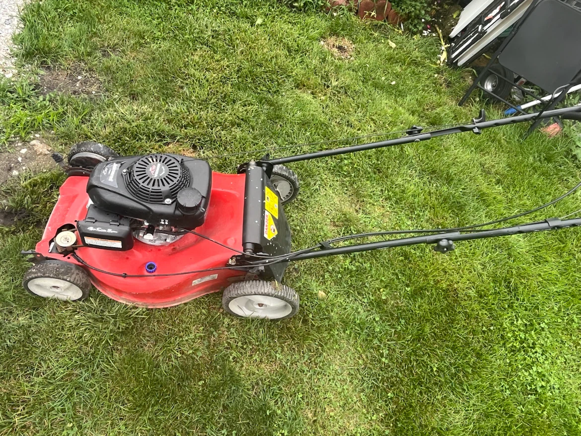 Jonsered Lawnmower with Honda Engine