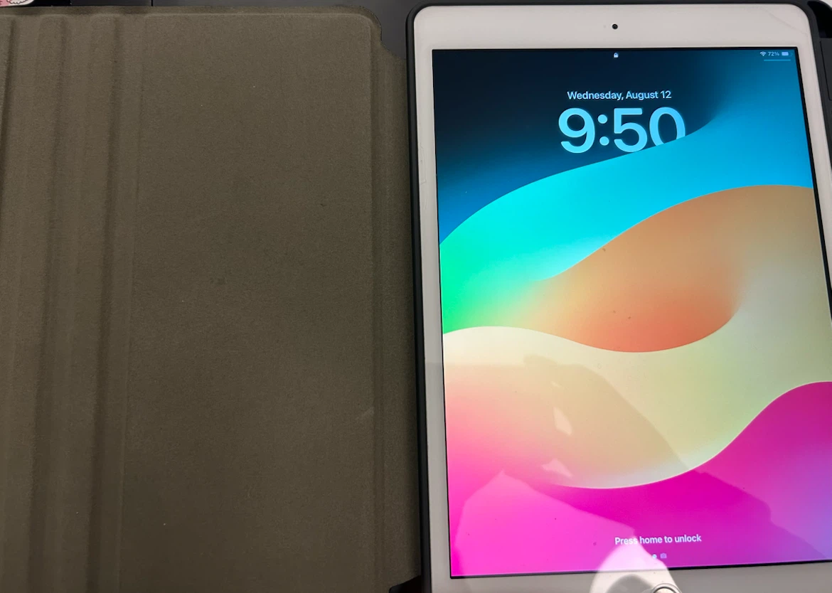 Apple iPad 8th Generation 32GB - photo 4