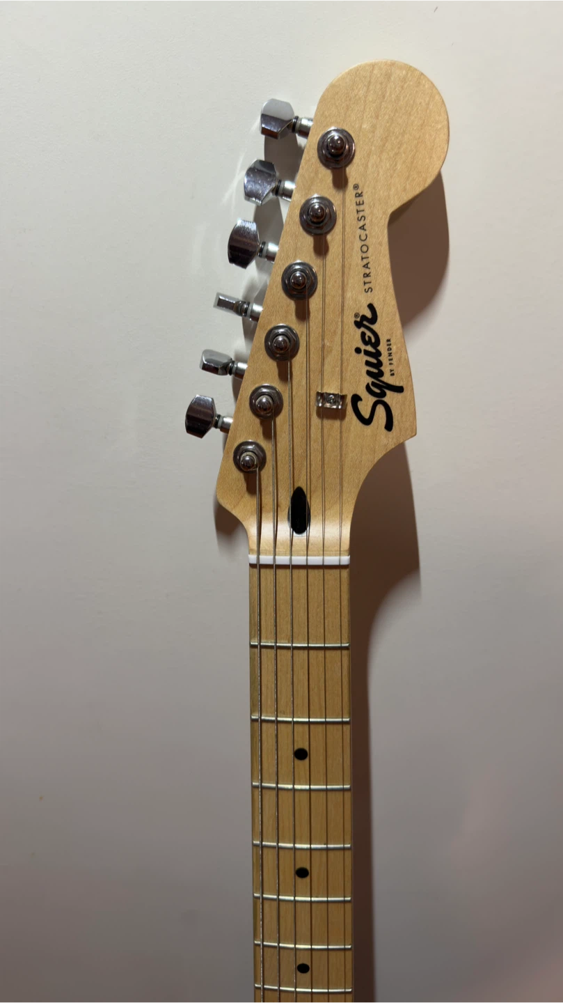 Squier Stratocaster Electric Guitar - photo 2