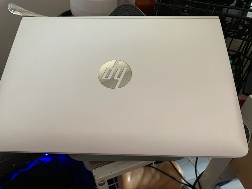 HP Pavillion 2 in 1 detachable laptop/tablet LIKE NEW!