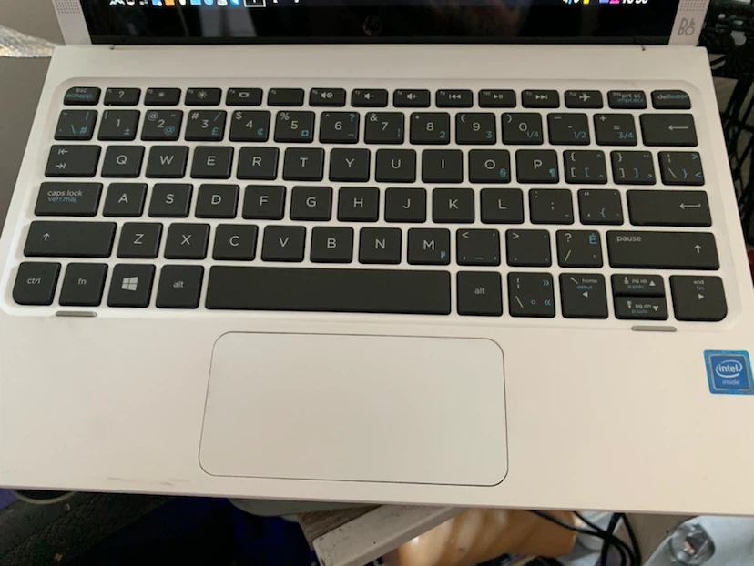 HP Pavillion 2 in 1 detachable laptop/tablet LIKE NEW! - photo 3