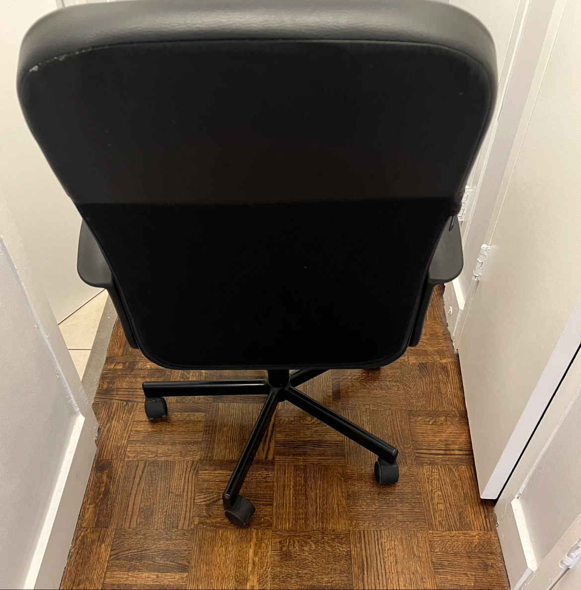 Black Office Chair - photo 2