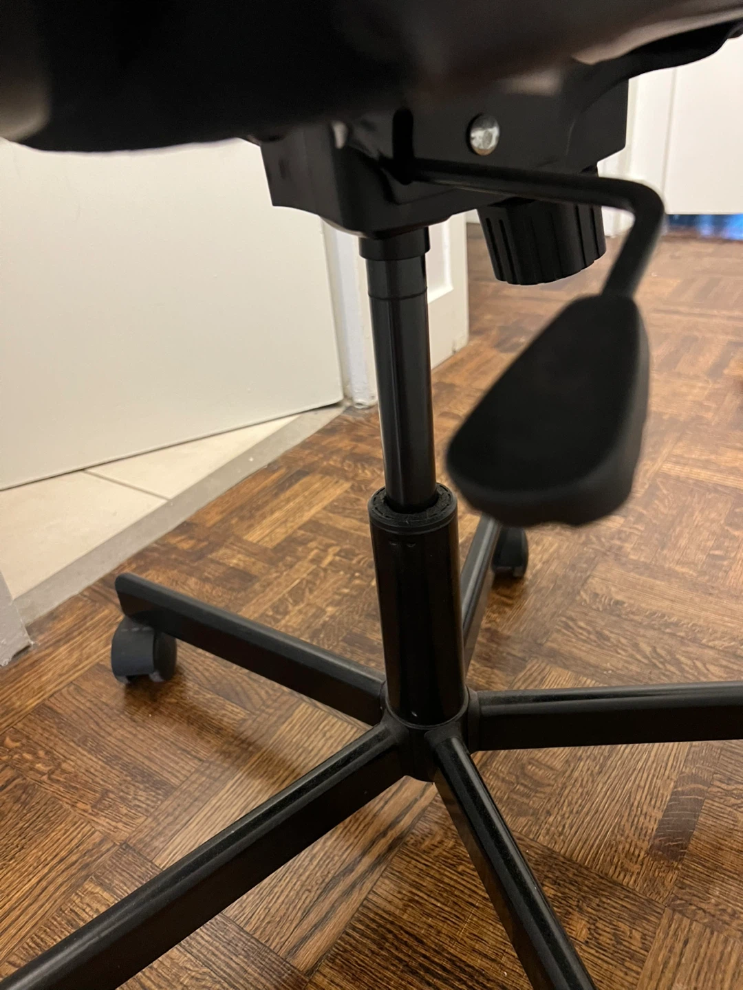 Black Office Chair - photo 4