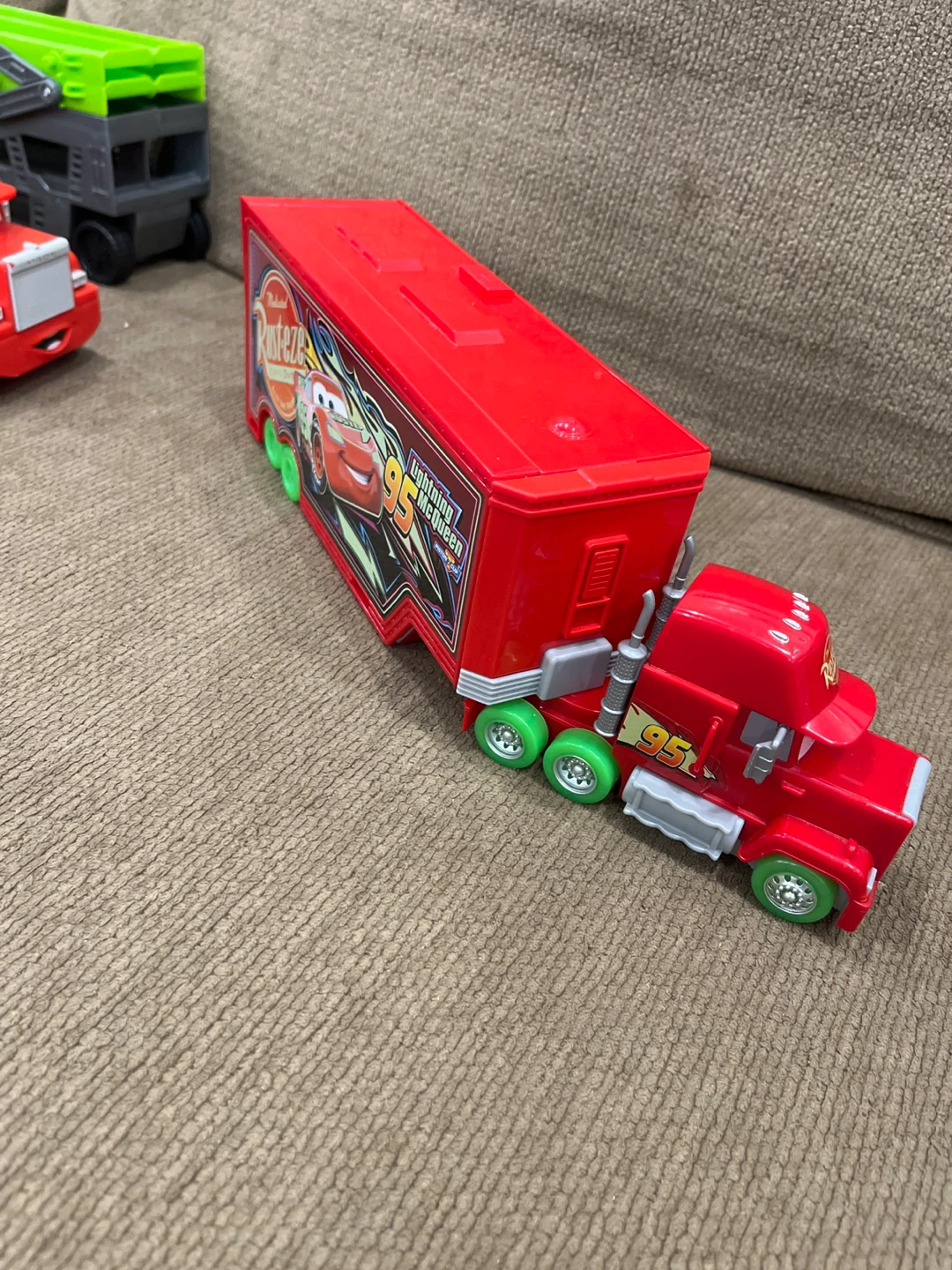 Disney Pixar Cars Mack Hauler Playset - photo 2