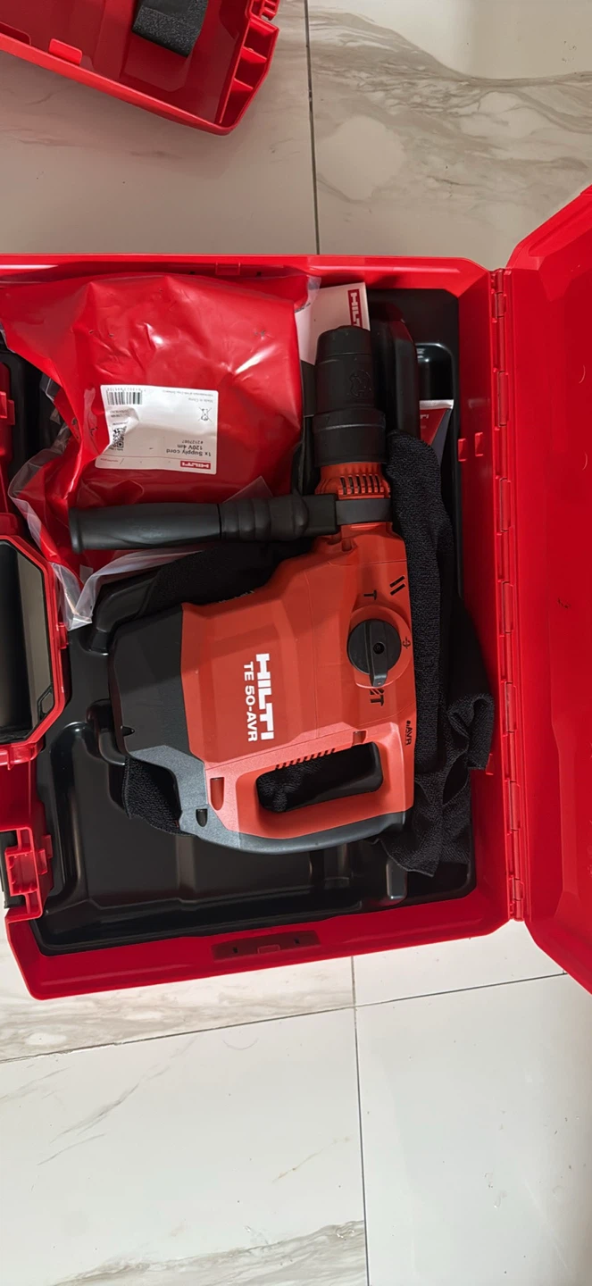 Hilti TE 50-AVR Rotary Hammer with Case and Battery