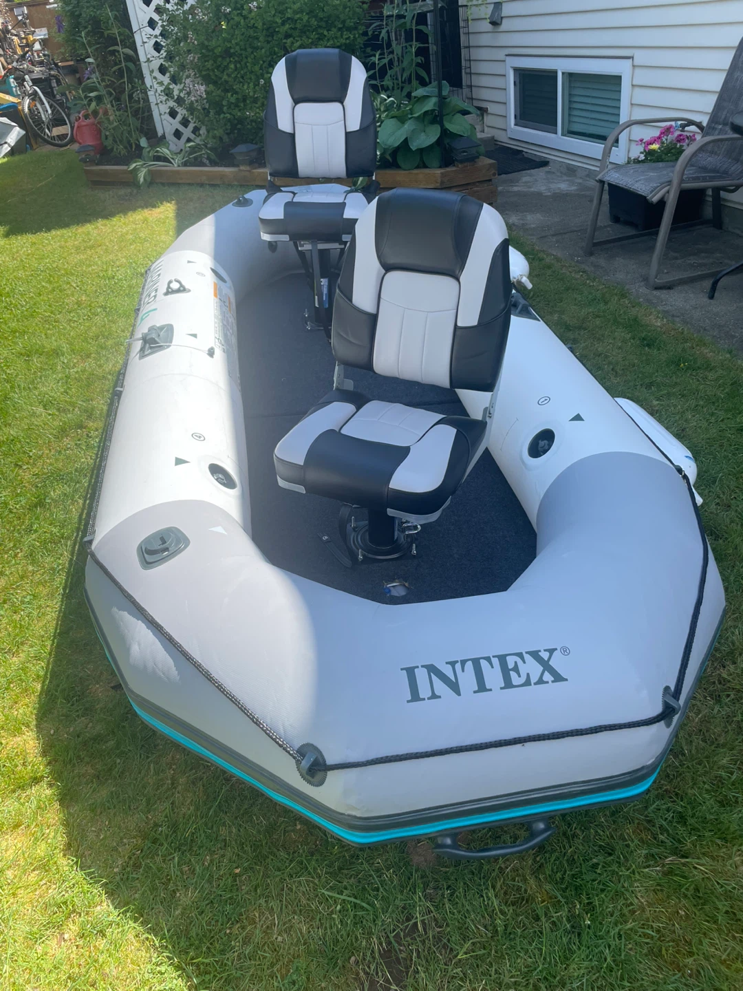 Intex Mariner 4 Inflatable Boat Set with Wheels - photo 2