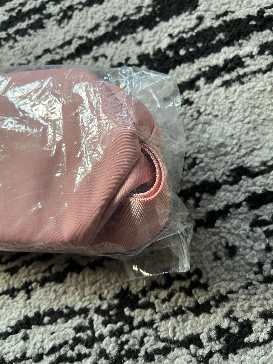 Burberry Her Makeup Bag - photo 3