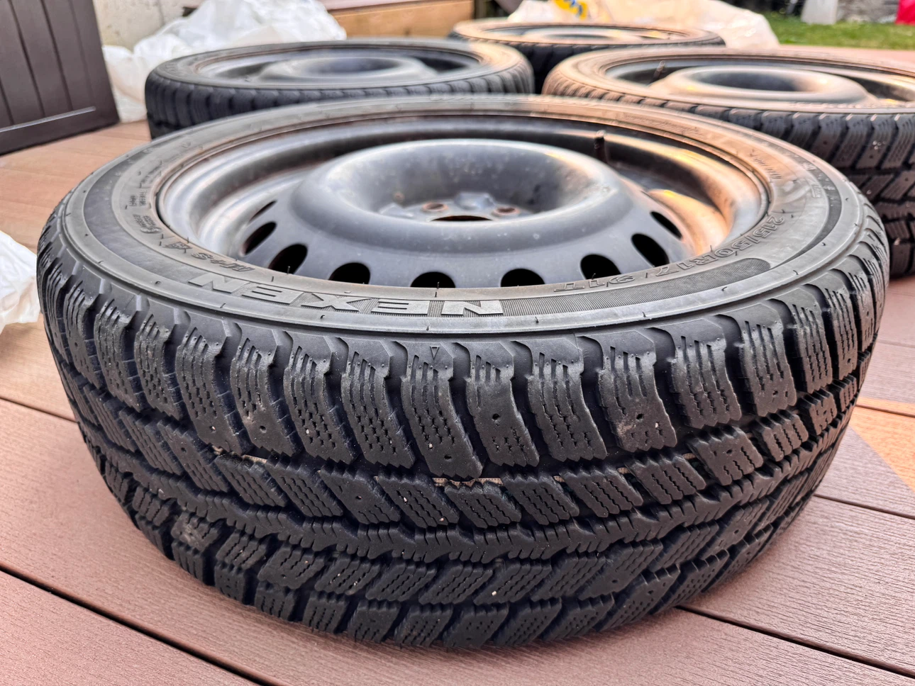 Set of 4 Nexen Winter Tires on Rims - photo 2