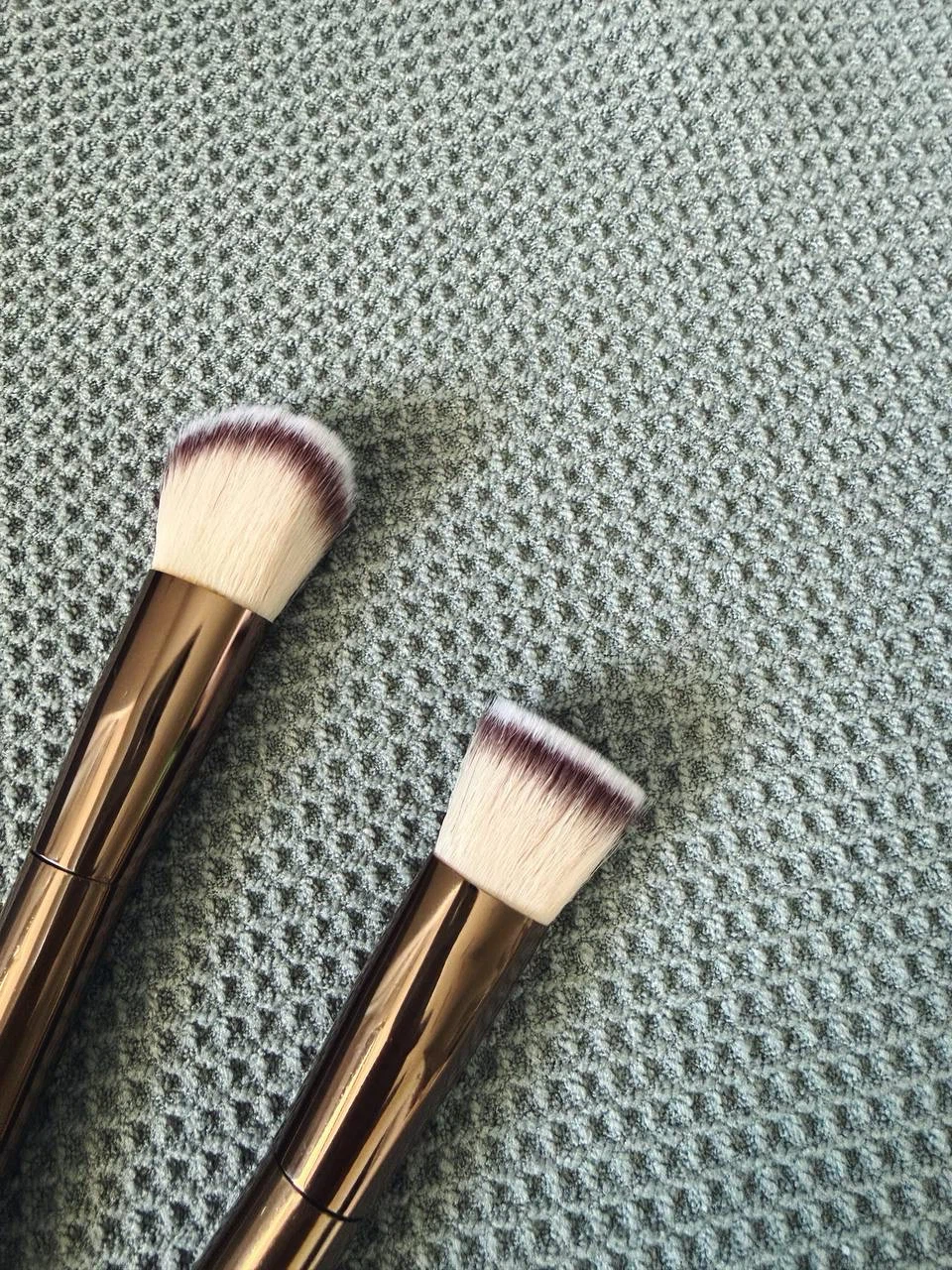 Double-Ended Foundation & Contour Makeup Brush – Set of 2 - photo 2