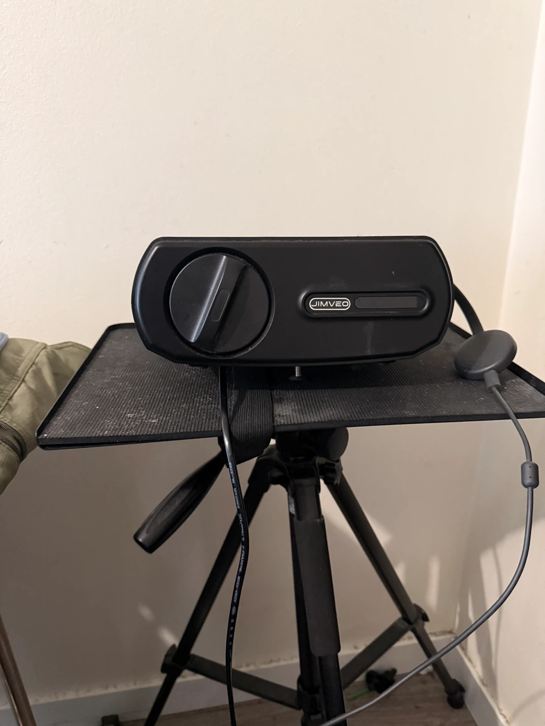 JIMVEC Mini Projector with Tripod and Google Chromecast - photo 3