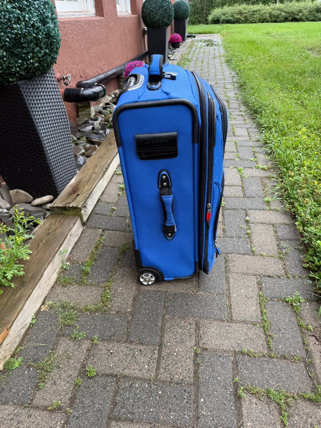 Large blue Rolling Expandable Suitcase - photo 3