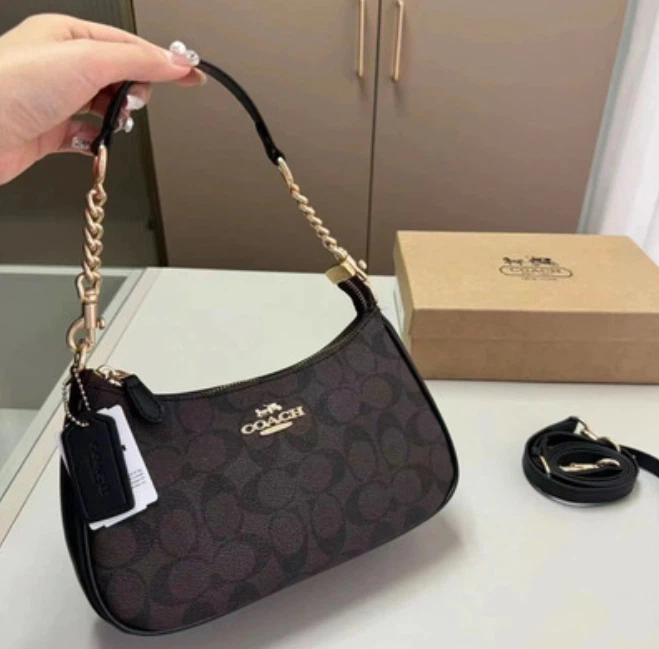 New Woman’s Coach Purse - photo 2