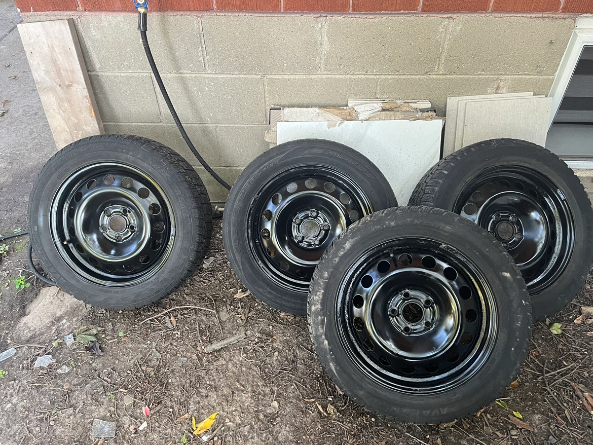 Set of 4 Winter Tires on Rims-205/55/R16