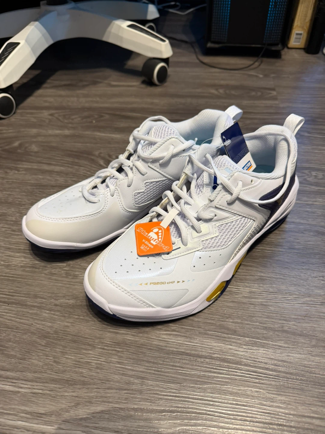 Victor P9200CH Badminton Shoes - White/Gold