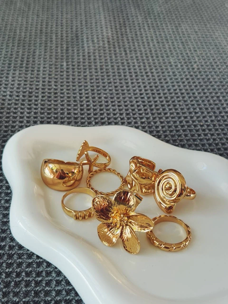 Statement Gold Ring Set – 8 Pieces - photo 2