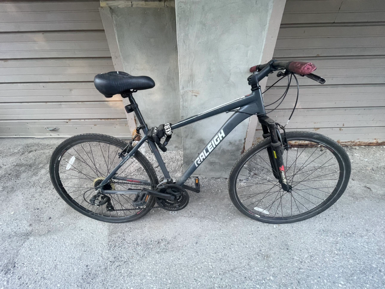 Raleigh Overtake Hybrid Bike 21-Speed