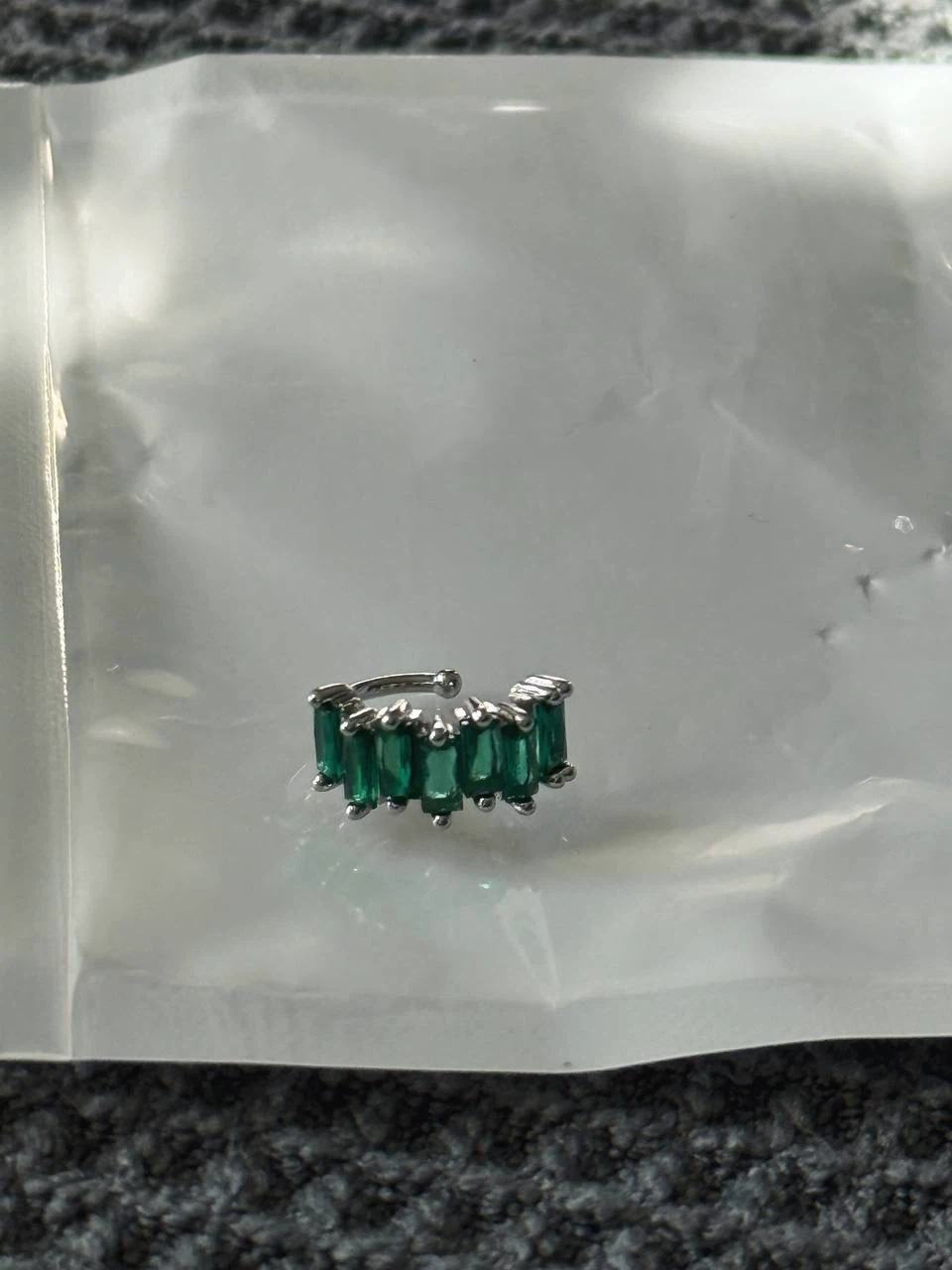 Emerald Green Baguette Crystal Ear Cuff - photo 2