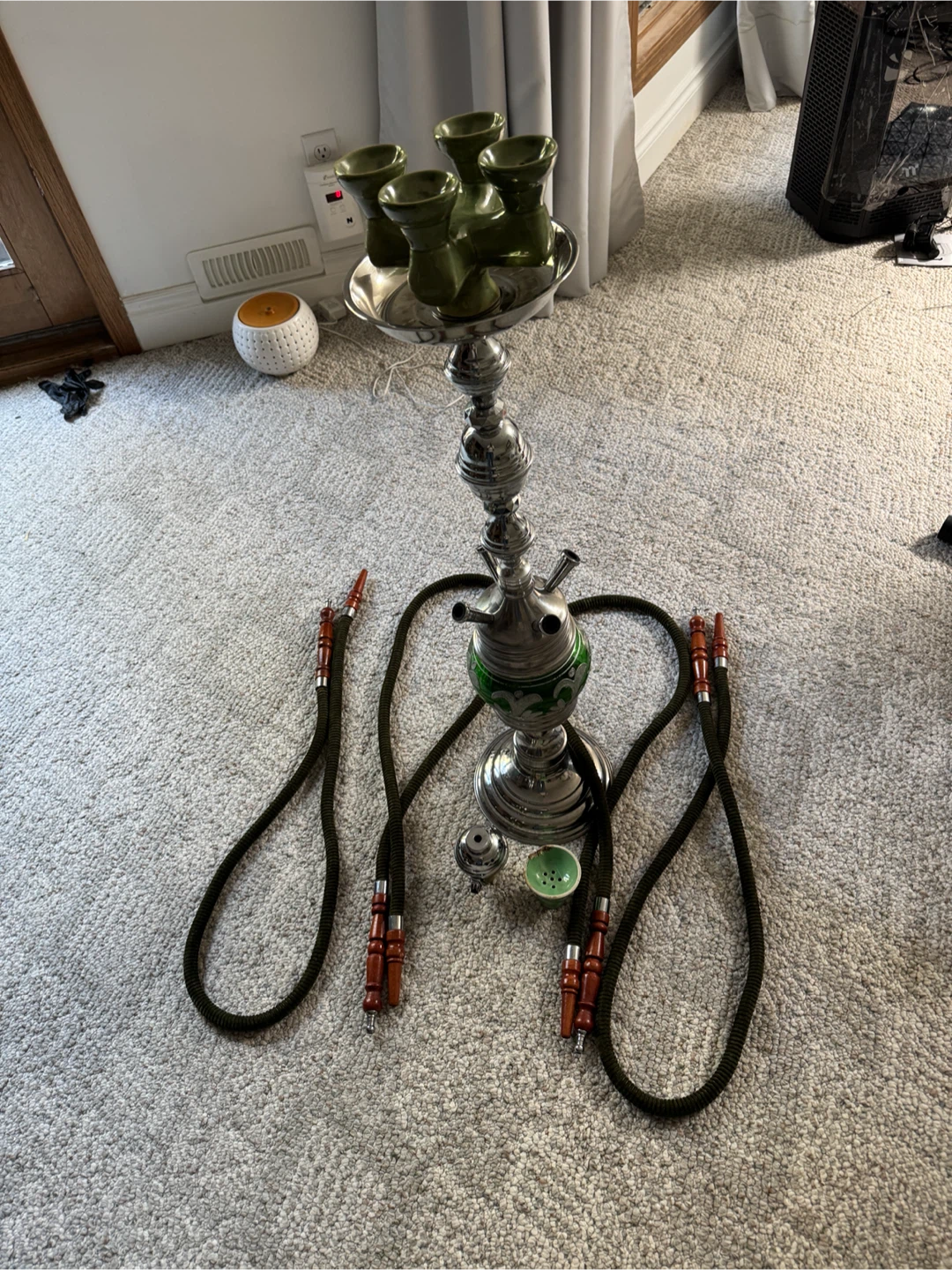 4-Ft Hookah Set with 4 Hoses – Great Condition