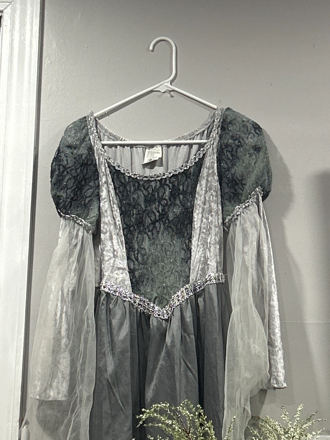 Women's Medieval Dress