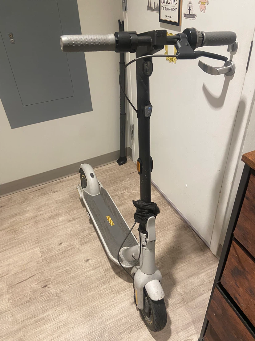 Ninebot Electric Kickscooter by Segway - photo 2