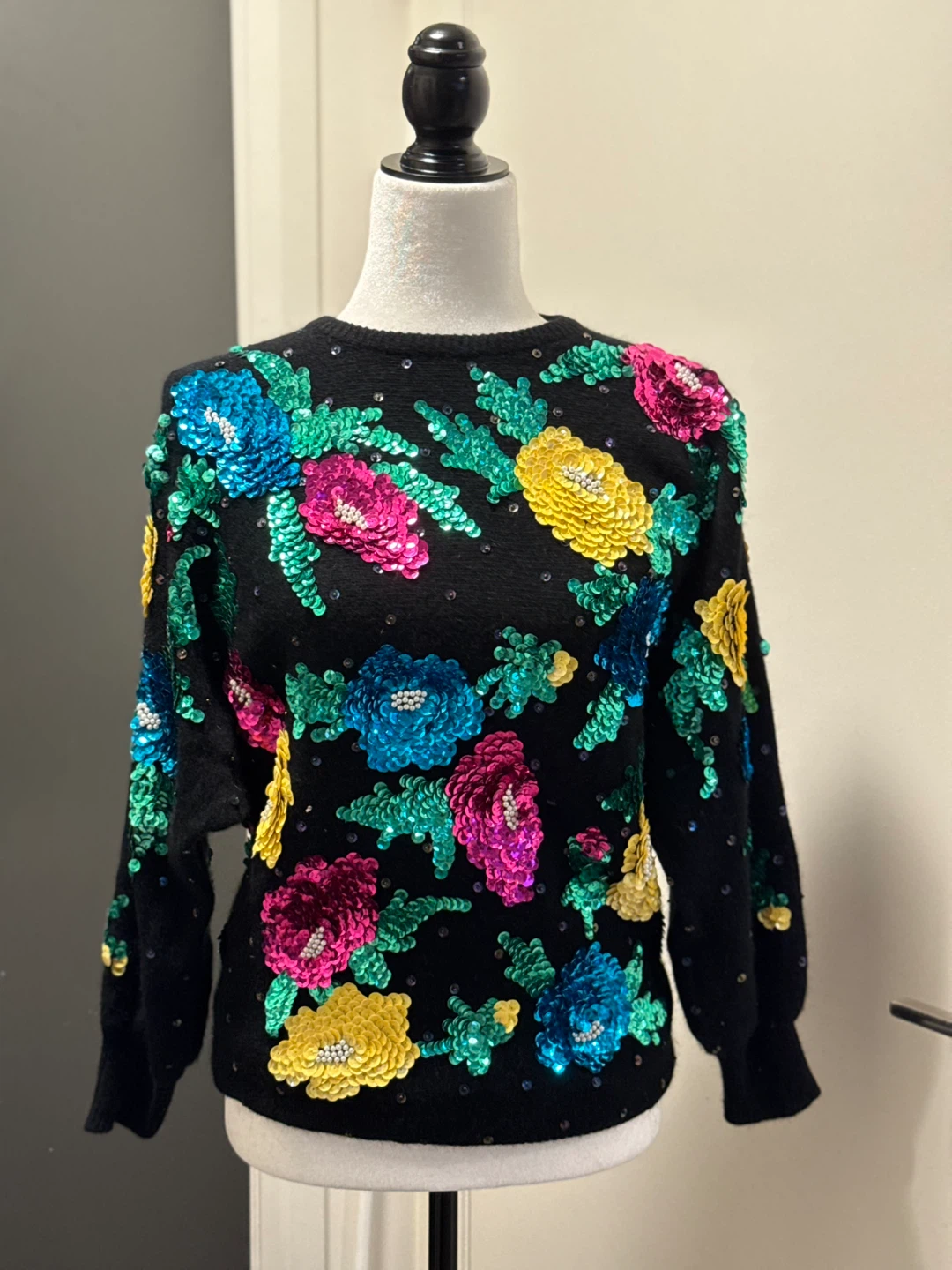 VINTAGE Michelle Yim Zimble Sequin Floral Sweater - Black