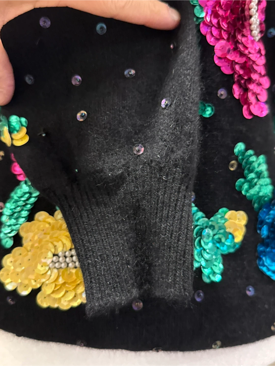 VINTAGE Michelle Yim Zimble Sequin Floral Sweater - Black - photo 4